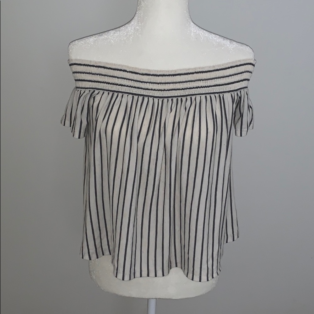 American Eagle Off the Shoulder Shirt! WORN ONCE